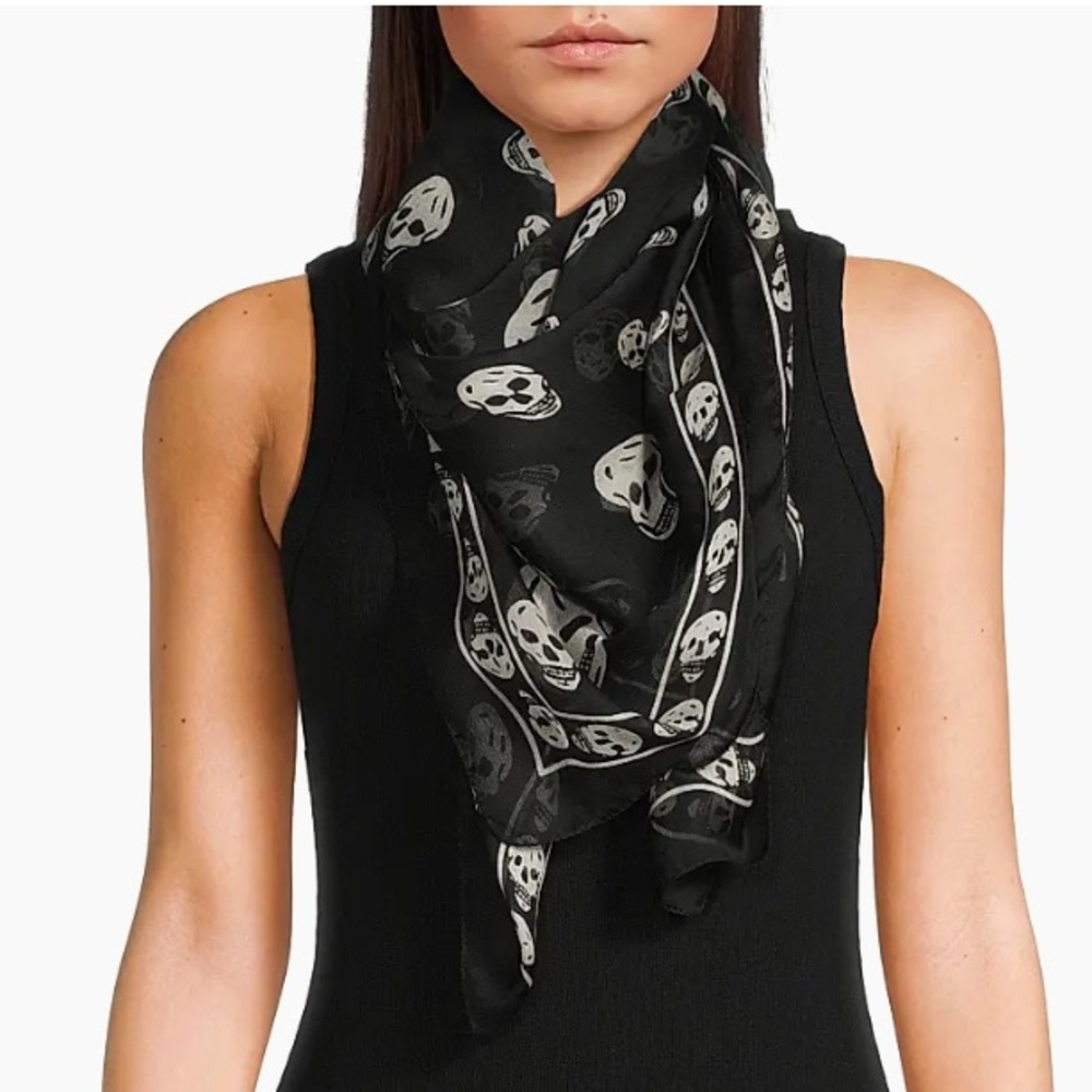 Alexander McQueen Classic Skull Silk Scarf